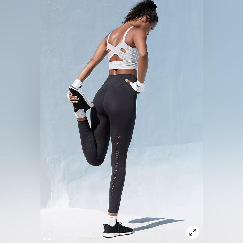 Free people movement - high rise 7/8 good karma legging. New, never worn. XS/S